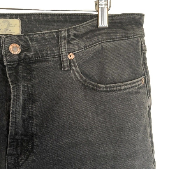 Free People x We The Free Slim Boyfriend Distressed Faded Black Jeans Size 32 - Picture 6 of 12